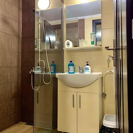 Apartment Grinda House - Center Park And