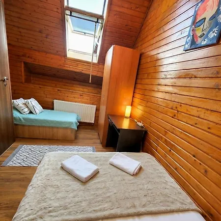 Apartment Grinda House - Center Park And
