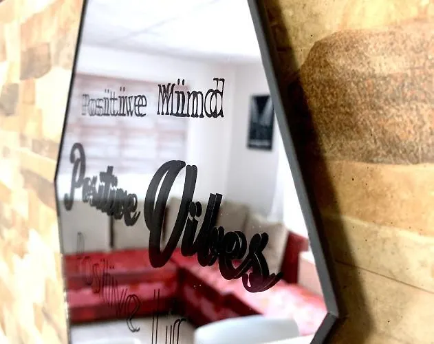 Grinda House - Center Park And Appartamento Braşov